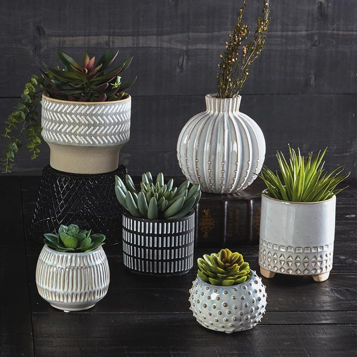 Line Pattern Pot